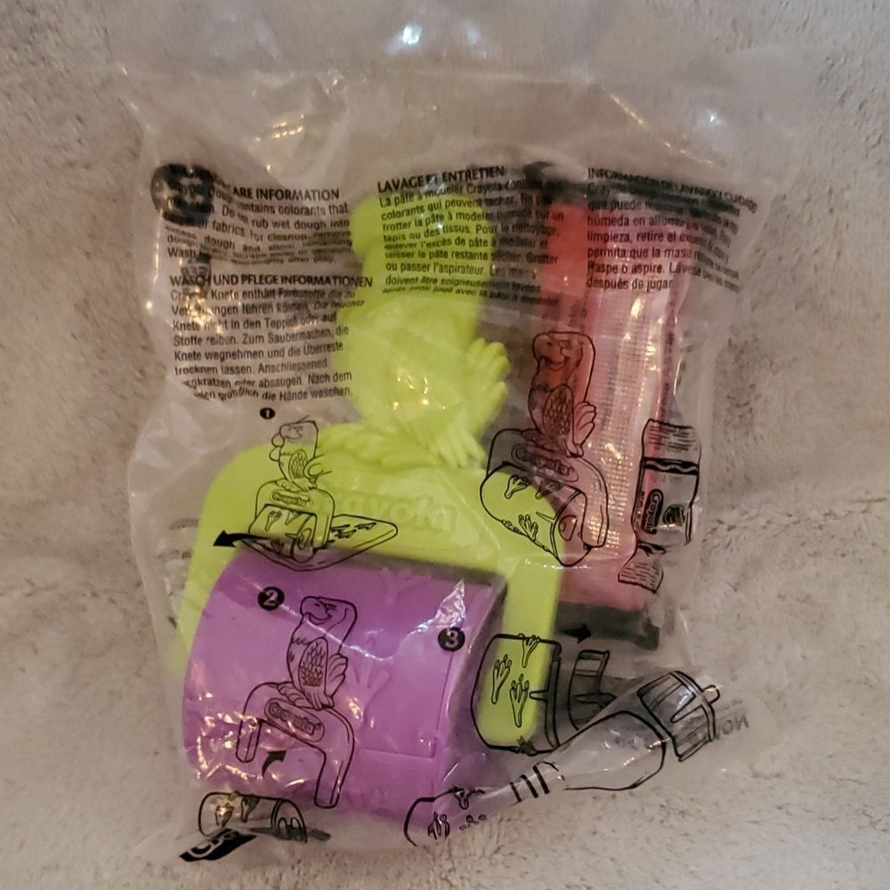 NIP Burger King Crayola Bird Track Roller and Red Dough